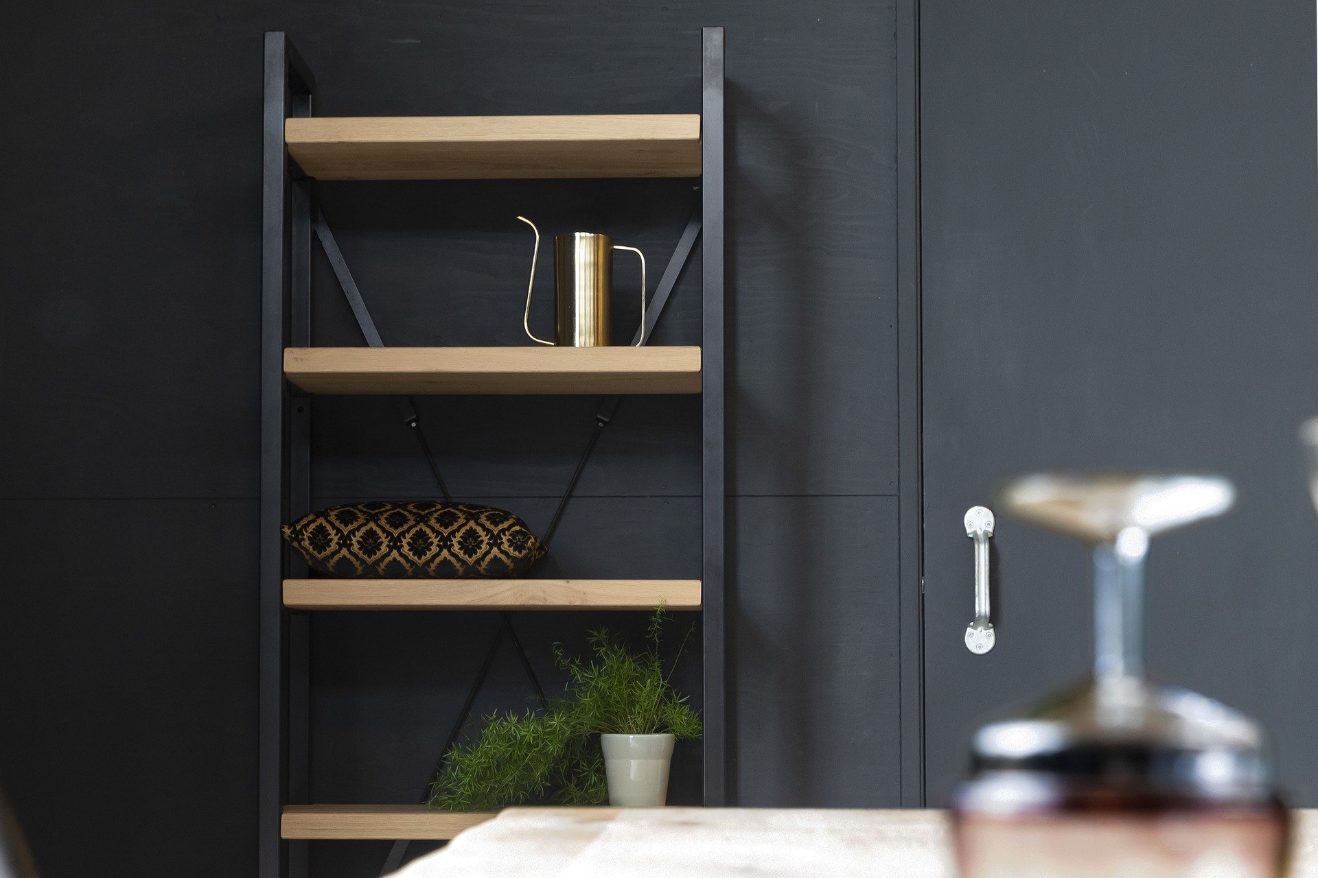 shelf-8296089_1920