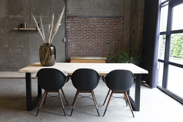 table-8572987_640